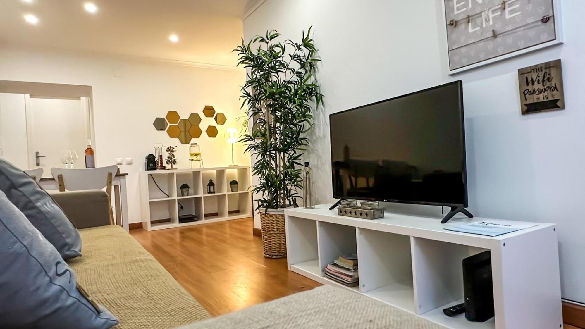 T2 Apartment -Cascais Center - 100M From Beach Exterior photo